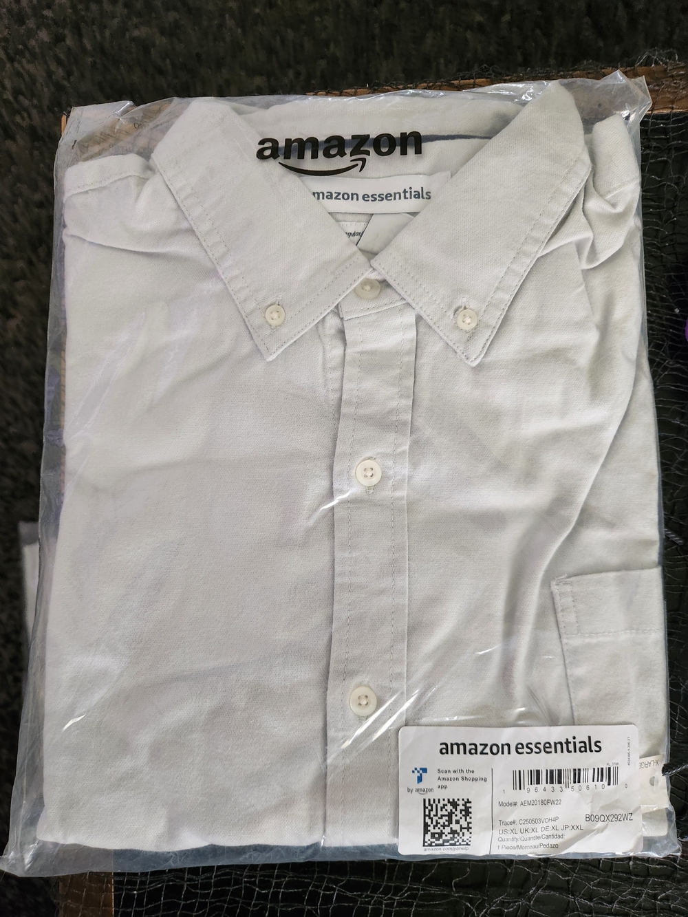 Amazon Essentials Men's White Button-Down Shirt